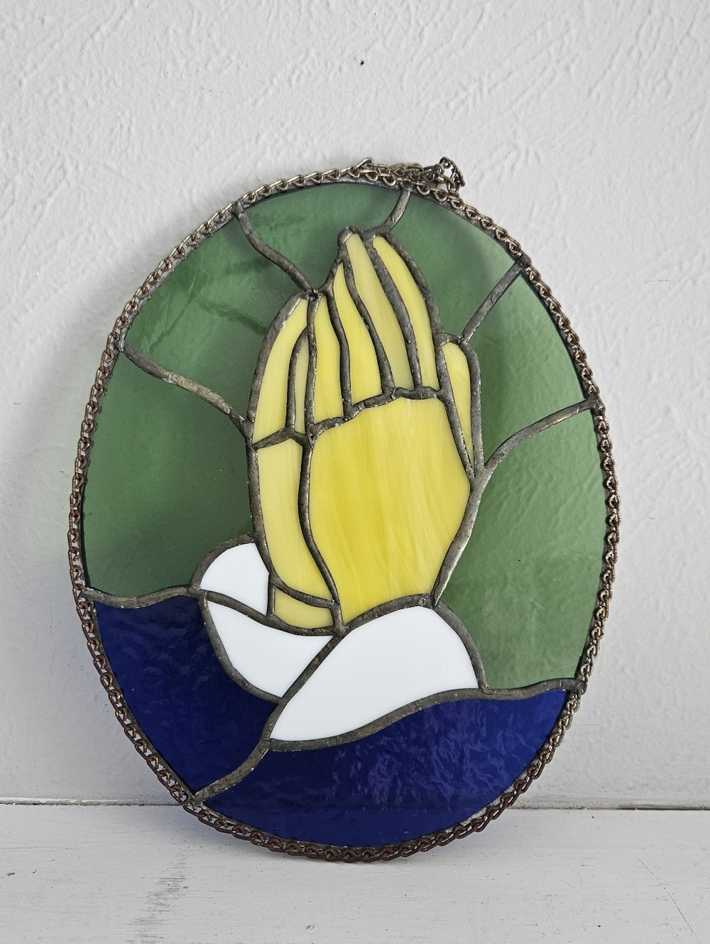 Vintage Praying Hands Stained Glass Suncatcher - Picture 5 of 7